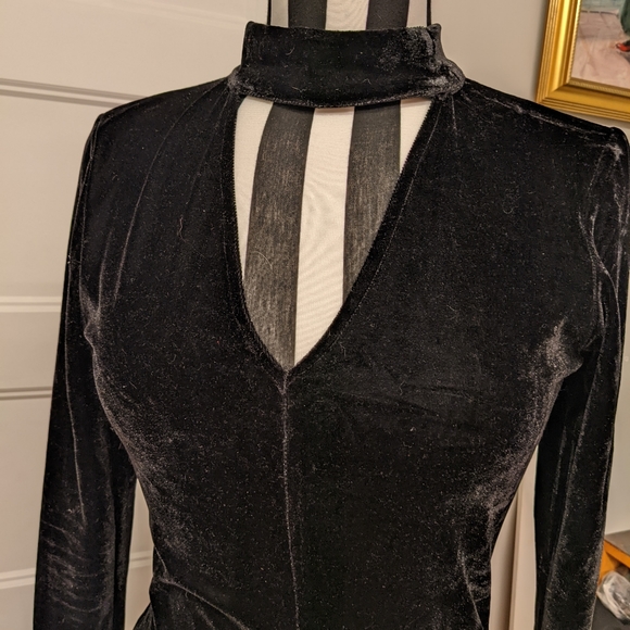 Velvet bodycon dress - Picture 3 of 5